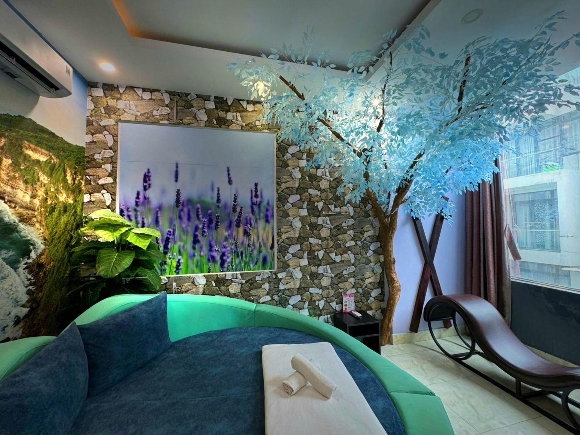 Loove Hotel 3 Ho Chi Minh City Exterior photo